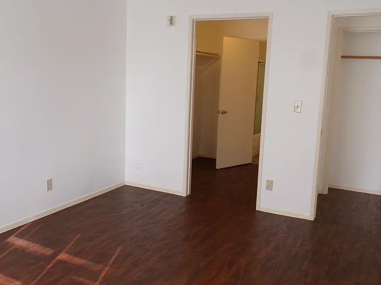 5271 Huntington Dr N #A — Photo 6