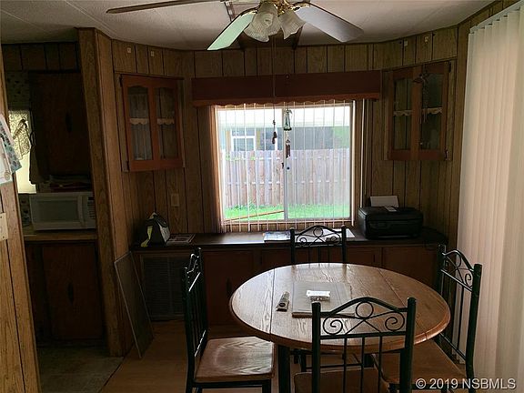 3rd image of 1069 Roberts Ln