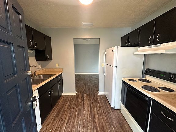 3rd image of 1235 Buckingham Dr APT 4