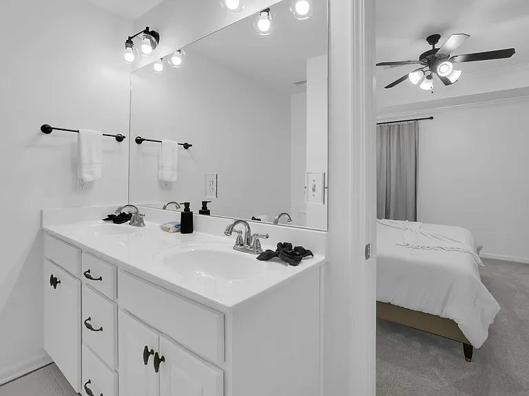 Dison Dr — Photo 18
