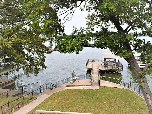 3rd image of 510 W Lake Dr
