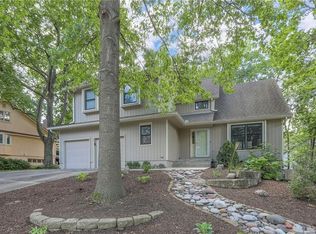 1116 NW Forest Dr, Blue Springs, MO 64015
