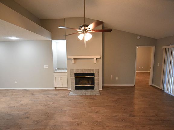 5th image of 579 Starstone Dr