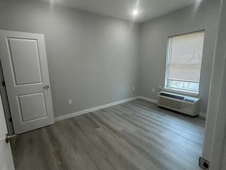 98 12th Ave #304 — Photo 14