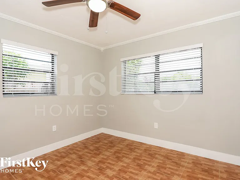 7000 SW 12th St — Photo 11