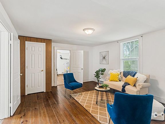 3rd image of 905 5th St