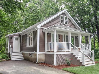 24 Mountain Road, Raymond, NH, 03077