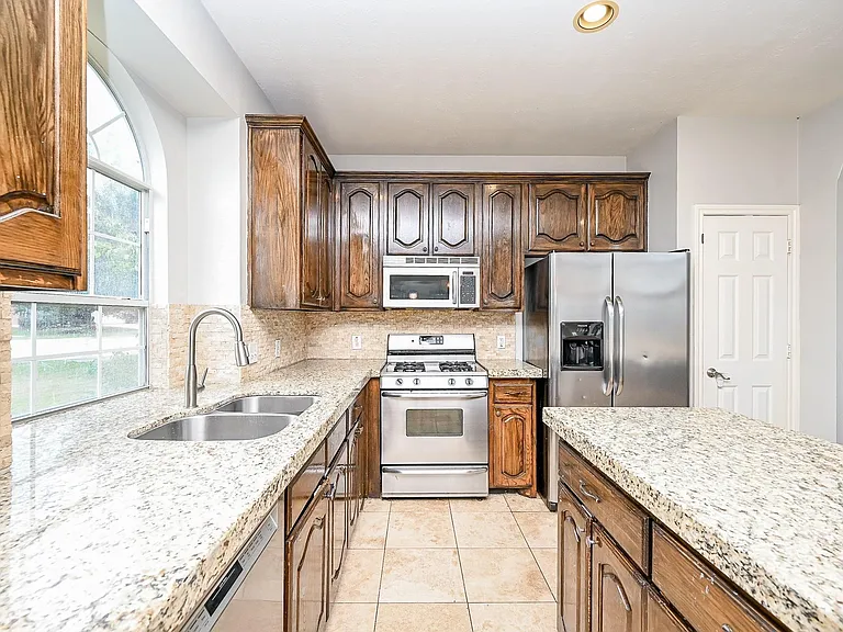 8135 Cove Timbers Ln — Photo 13