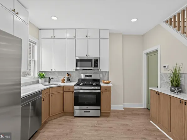 831 Livingston St, Philadelphia, PA 19125
