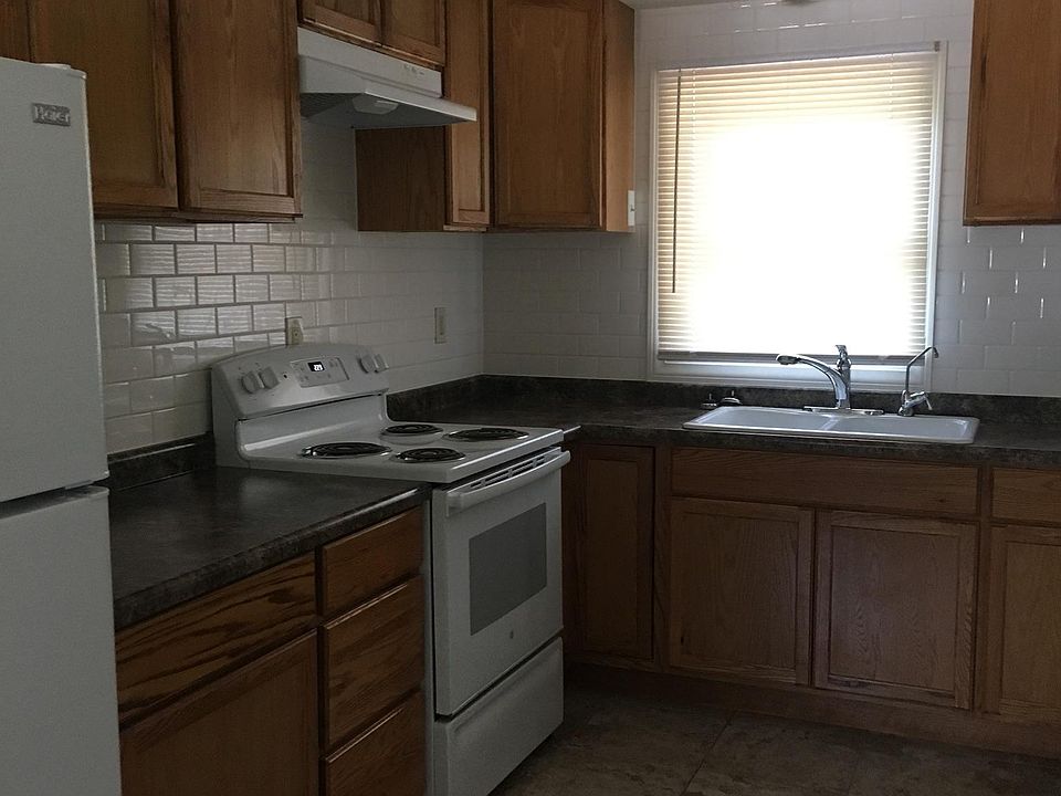 2nd image of 709 Summit St