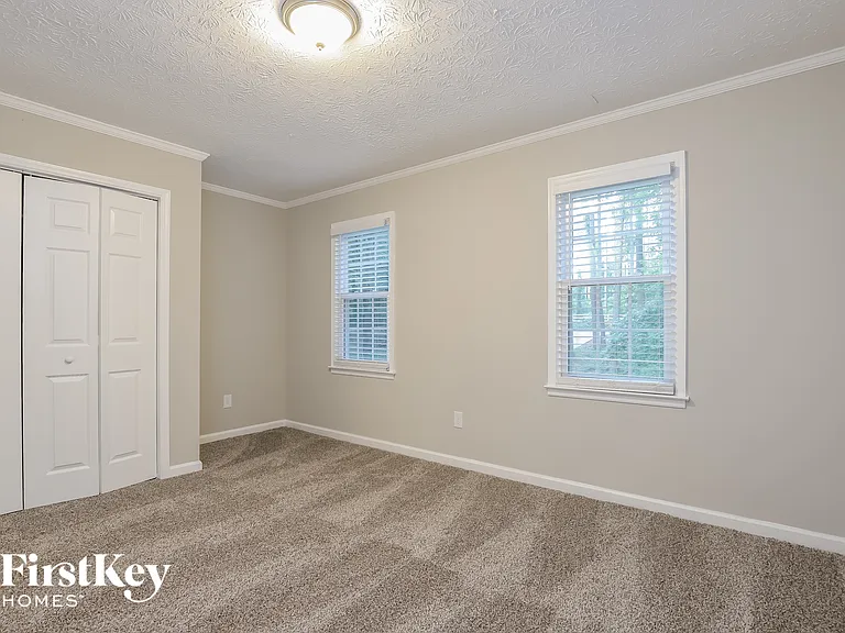 3585 Chastain Ct — Photo 11
