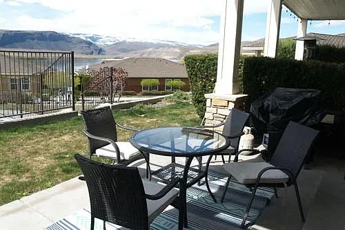 2 bed, 1672 sqft, $2,258 — Photo 3