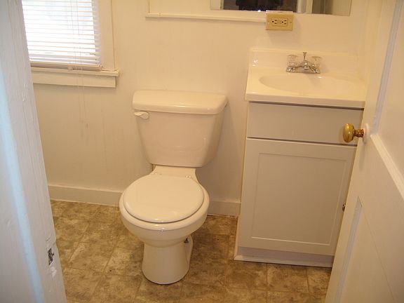 5th image of 310 W 8th St