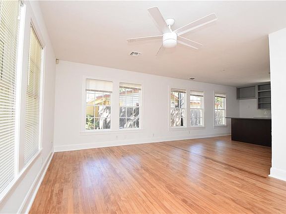 3rd image of 5405 Sunshine Dr Unit 1