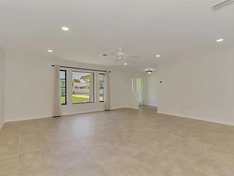 2340 Palmetto St — Photo 13