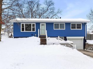 8114 9th St W, Rock Island, IL 61201