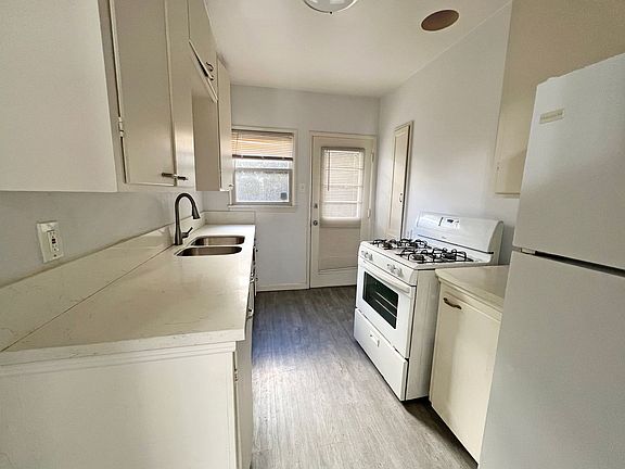 3rd image of 319 Bonito Ave APT 4