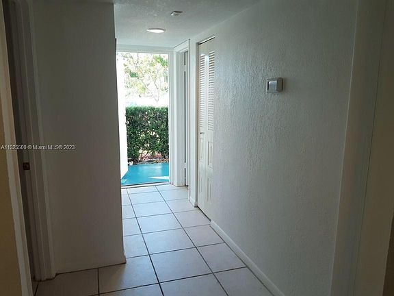 4th image of 1450 Sheridan St APT 4E