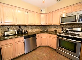205 Michaels Ct #205, Woodbridge, NJ 07095
