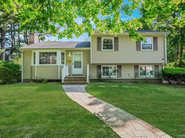 41 Brand Drive, Huntington, NY 11743