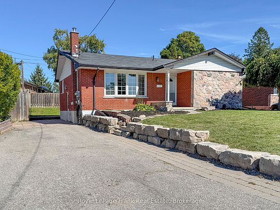 4th image of 121 Labrador Dr