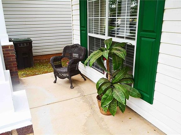 3rd image of 1810 Towne Park Dr