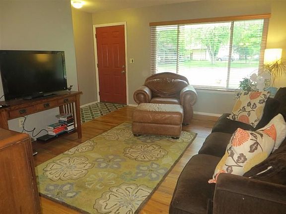 4th image of 805 Knollwood Ct