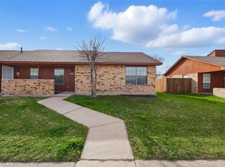 1715 Creek View Dr, Glenn Heights, TX 75154