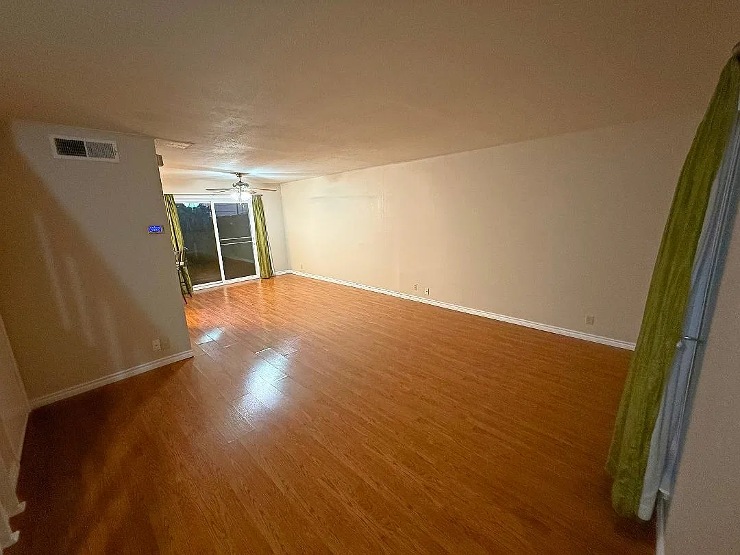 2 bed, 2.5 bath, 1120 sqft, $1,500 — Photo 3