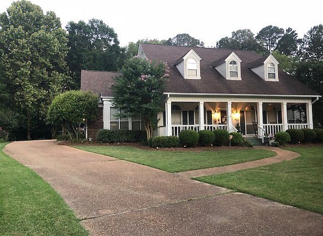 1st image of 580 Hickory Pl