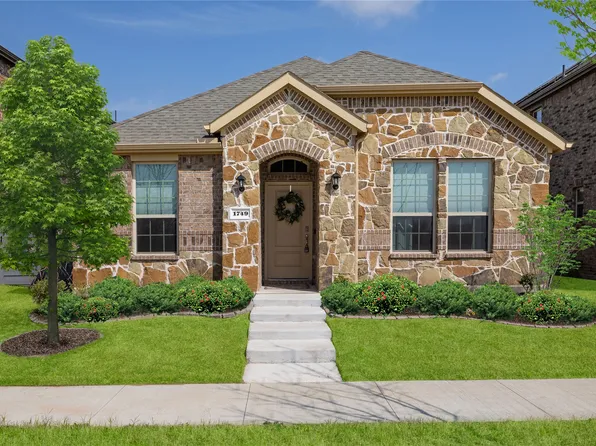 1749 Elise Ln, Aubrey, TX 76227