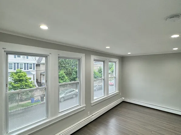 184 Forest St APT 2, Montclair, NJ 07042