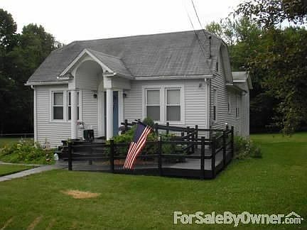 Outside rt side yard