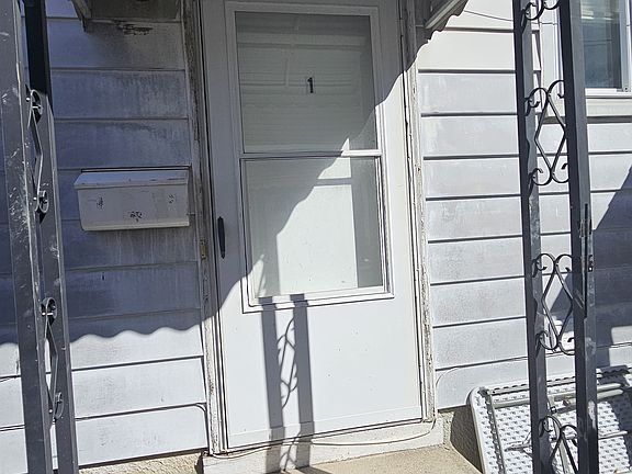 2nd image of 274 Martin Ave #2