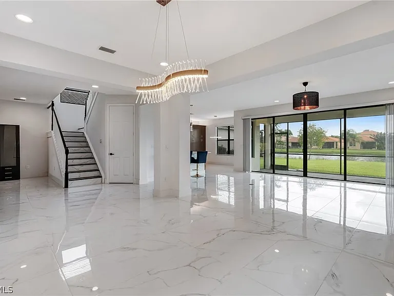 11604 Meadowrun Cir — Photo 9