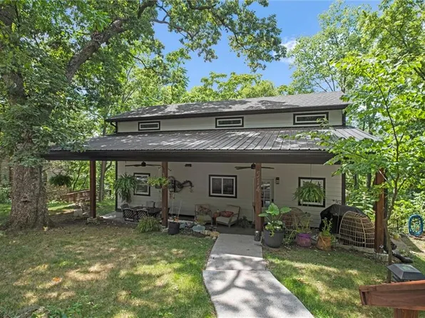 514 Lake Of The Frst, Bonner Springs, KS 66012