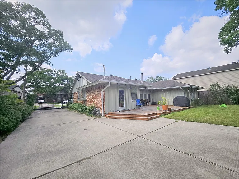 5019 Yarwell Dr — Photo 18