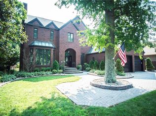 206 Country Club Dr, Vienna, WV 26105