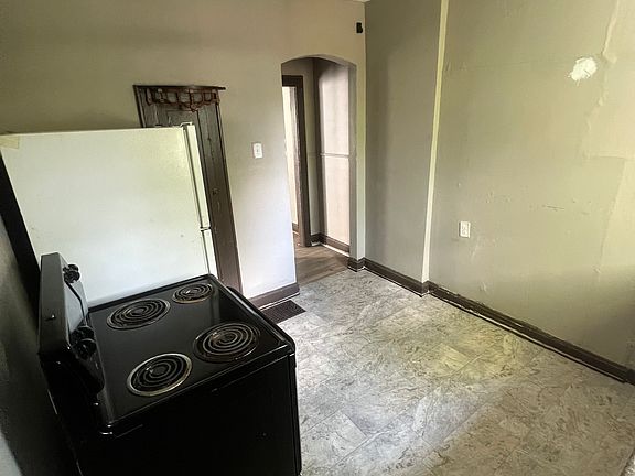 5th image of 1089 20th Ave