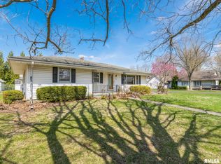 509 E 6th St, Delavan, IL 61734