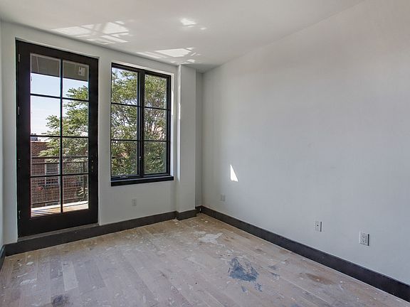 2nd image of 82 Jefferson St #Ee33