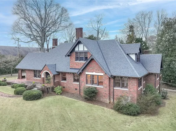 504 N 10th St, Opelika, AL 36801