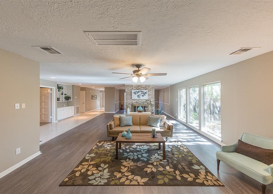 1st image of 2818 Quail Hollow Dr