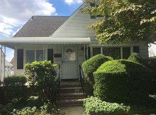 7 Lincoln Ave, New Hyde Park, NY 11040
