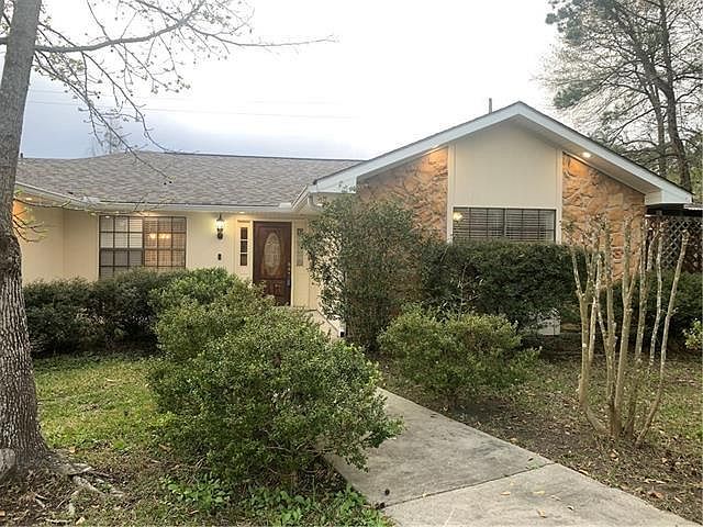 1st image of 100 Woodridge Blvd
