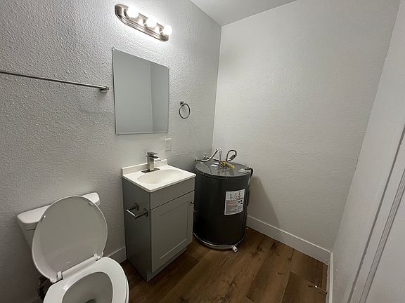 4th image of 222 S 10th St #101