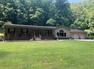 8462 Spruce Laurel Rd, Clothier, WV 25047