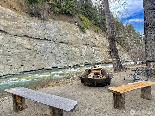 4010 Teanaway Middle Fork Road, Cle Elum, WA 98922