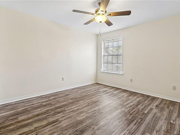 5th image of 4137 Loire Dr APT A