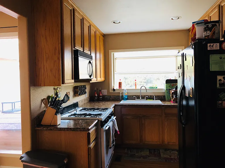 1412 Stetson Ave — Photo 2